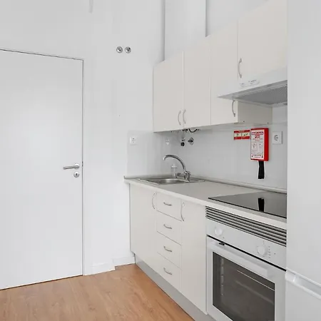 Lejlighed One Bedroom Apt In Central - Balconies With River Views!